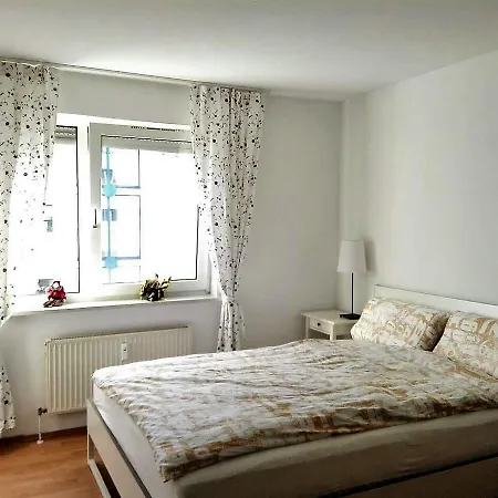 Grosse Wohnung Fuer Gruppe Nuremberg Exterior photo
